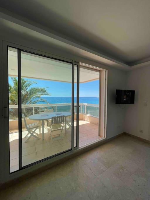 Appartement Bord De Mer Avec Garage Menton Exterior foto